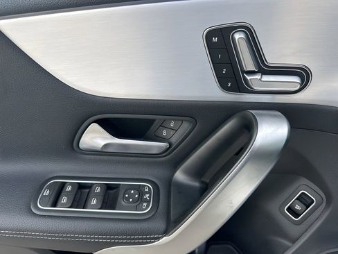 Used 2023 Mercedes-Benz CLA 250 image 25