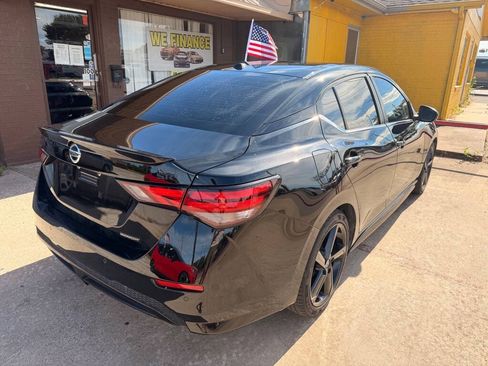 Used 2023 Nissan Sentra SR w/ Midnight Edition Package FWD image 5