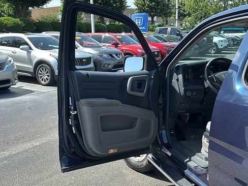 Used 2010 Honda Ridgeline RTS image 11