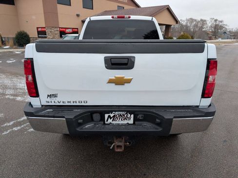 Used 2013 Chevrolet Silverado 2500 W/T w/ Snow Plow Prep Package image 9