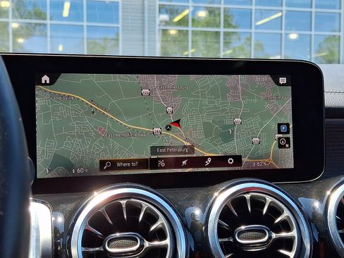 Certified 2022 Mercedes-Benz GLB 250 4MATIC w/ AMG Line image 18