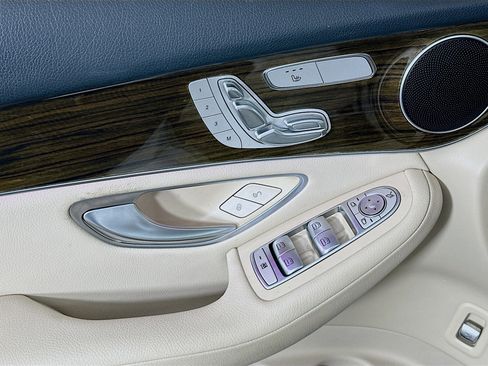 Used 2021 Mercedes-Benz GLC 300 w/ Premium Package image 15