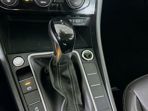 Used 2024 Volkswagen Jetta SE image 24