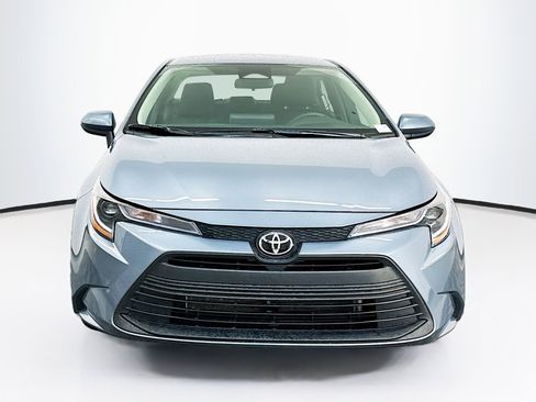 Used 2026 Toyota Corolla LE FWD image 2