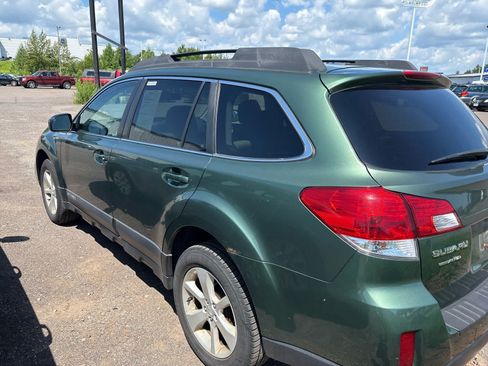 Used 2013 Subaru Outback 2.5i Premium w/ All-Weather Pkg AWD/4WD image 12