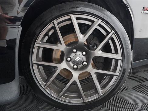Used 2018 Dodge Challenger R/T RWD image 3