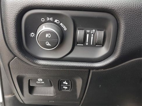 Certified 2019 RAM 1500 Laramie image 26