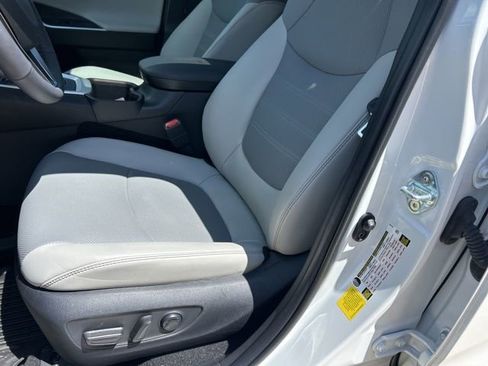 Used 2024 Toyota RAV4 Limited w/ Advanced Technology Package image 12