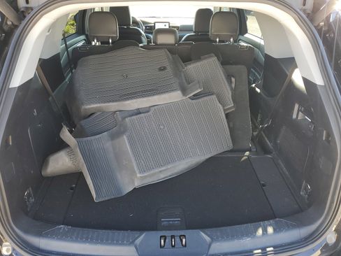 Used 2020 Ford Explorer XLT w/ Equipment Group 202A image 13