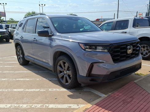 Used 2023 Honda Pilot Sport image 8
