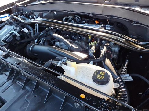 Used 2025 Ford Explorer ST-Line image 11