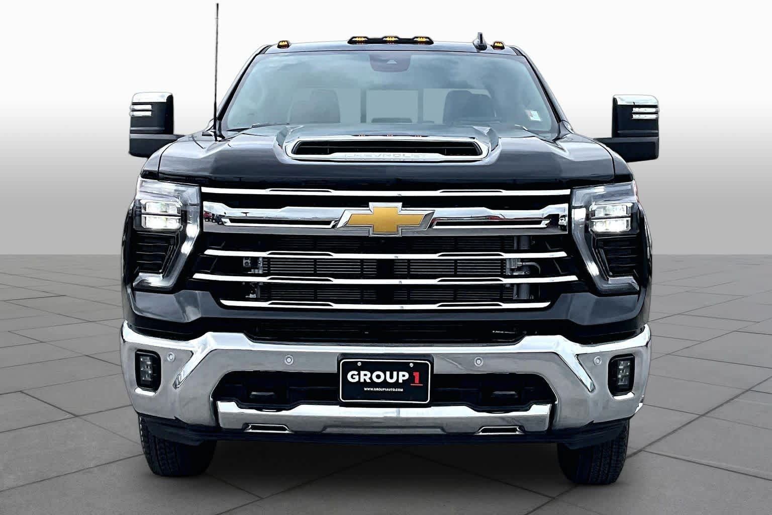 Used 2026 Chevrolet Silverado 3500 LTZ w/ LTZ Texas Edition AWD/4WD image 4