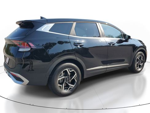 Used 2025 Kia Sportage LX FWD image 6