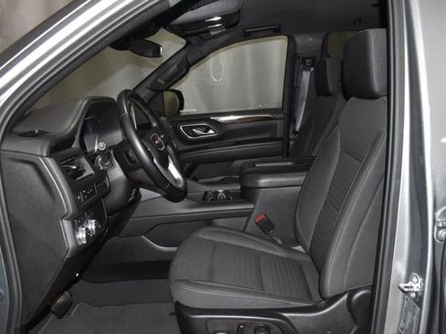 Used 2024 GMC Yukon SLE image 12