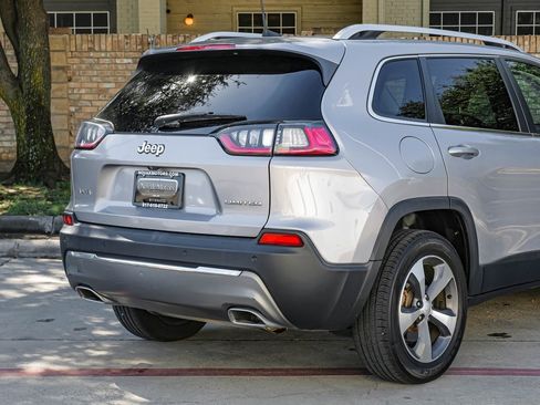 Used 2020 Jeep Cherokee Limited image 16