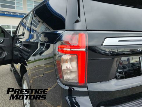 Used 2023 Chevrolet Suburban High Country w/ Advanced Technology Package AWD/4WD image 32