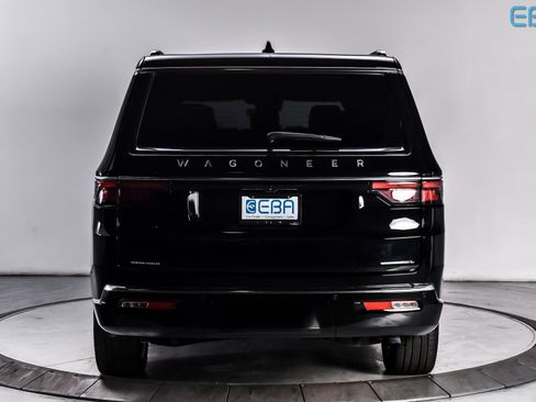 Used 2023 Jeep Wagoneer L Series III w/ Premium Group I image 5