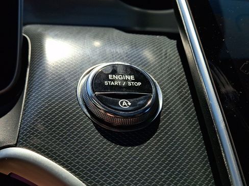 Certified 2025 Mercedes-Benz GLC 300 4MATIC image 23