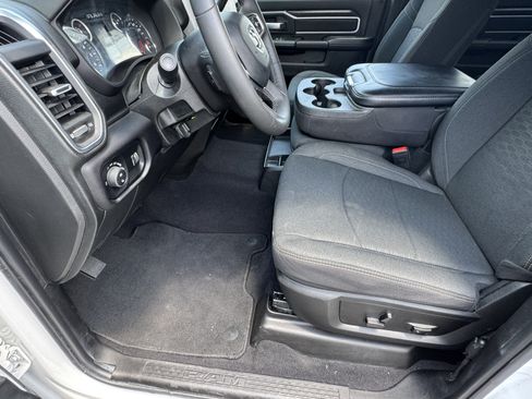 Used 2025 RAM 2500 Big Horn AWD/4WD image 9