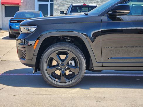 New 2025 Jeep Grand Cherokee L Altitude image 7