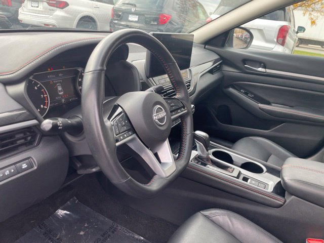Used 2025 Nissan Altima 2.5 SR w/ SR Premium Package AWD/4WD image 8