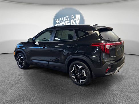 Certified 2025 Kia Seltos EX w/ EX Sunroof Package image 6