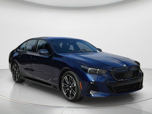 New 2026 BMW 530i xDrive w/ M Sport Package image 2