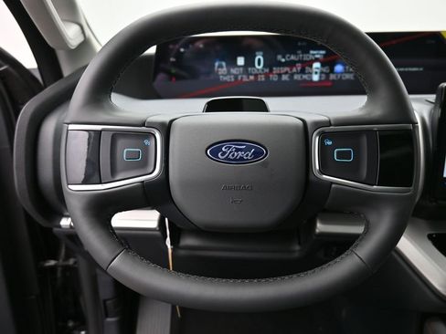 New 2025 Ford Expedition Active image 7
