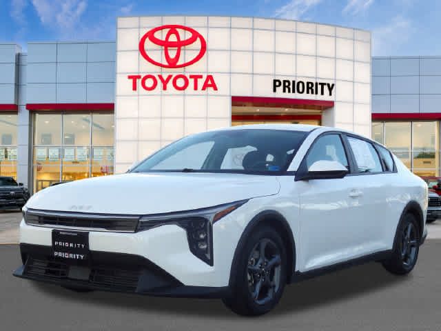 Used 2025 Kia K4 FWD image 1