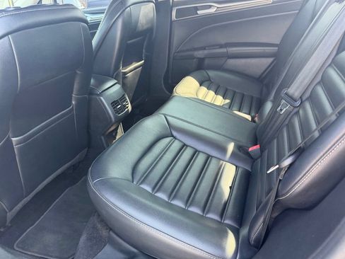 Used 2019 Ford Fusion SEL FWD image 9