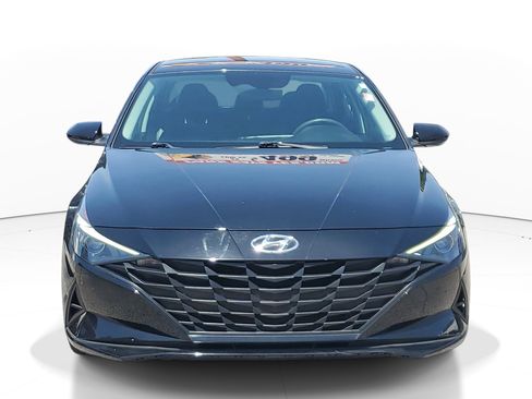 Used 2023 Hyundai Elantra SEL FWD image 2