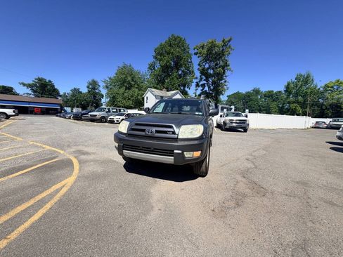 Used 2003 Toyota 4Runner Limited AWD/4WD image 2