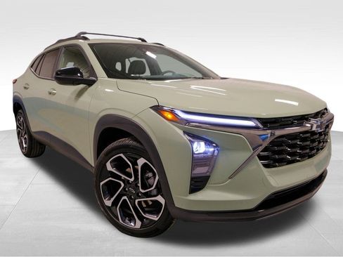 Used 2024 Chevrolet Trax RS w/ Sunroof Package image 11