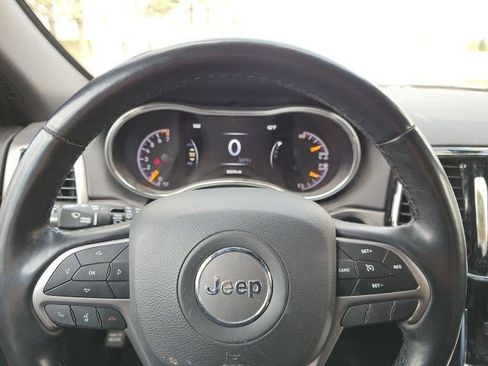Used 2021 Jeep Grand Cherokee Laredo X AWD/4WD image 18