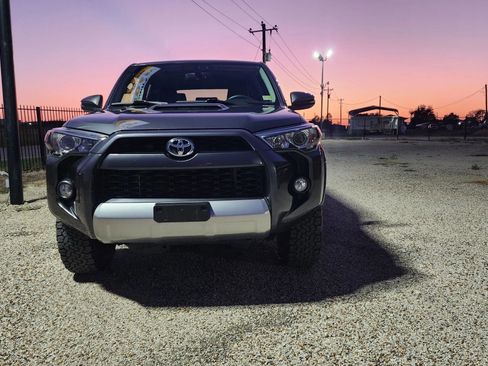 Used 2018 Toyota 4Runner TRD Off-Road Premium image 3