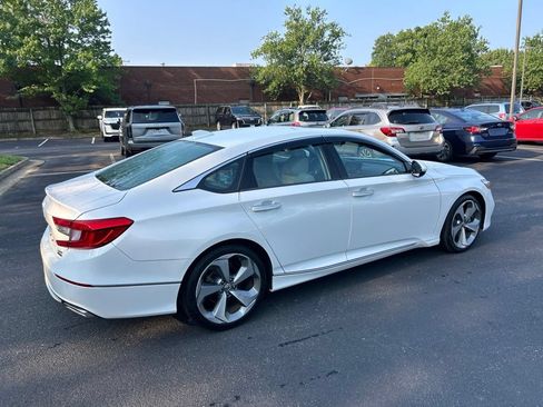 Used 2020 Honda Accord Touring image 4