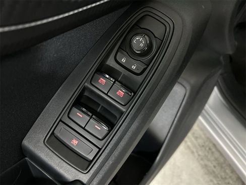 Used 2017 Subaru Impreza 2.0i Premium image 16