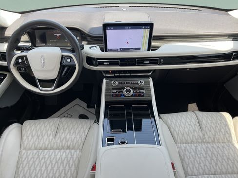 Certified 2024 Lincoln Aviator Black Label w/ Class IV Trailer Tow Package AWD/4WD image 9