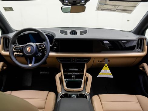 Certified 2026 Porsche Cayenne AWD/4WD image 11