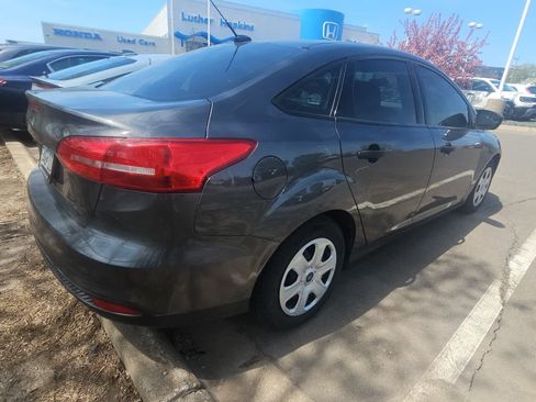Used 2018 Ford Focus S FWD image 3