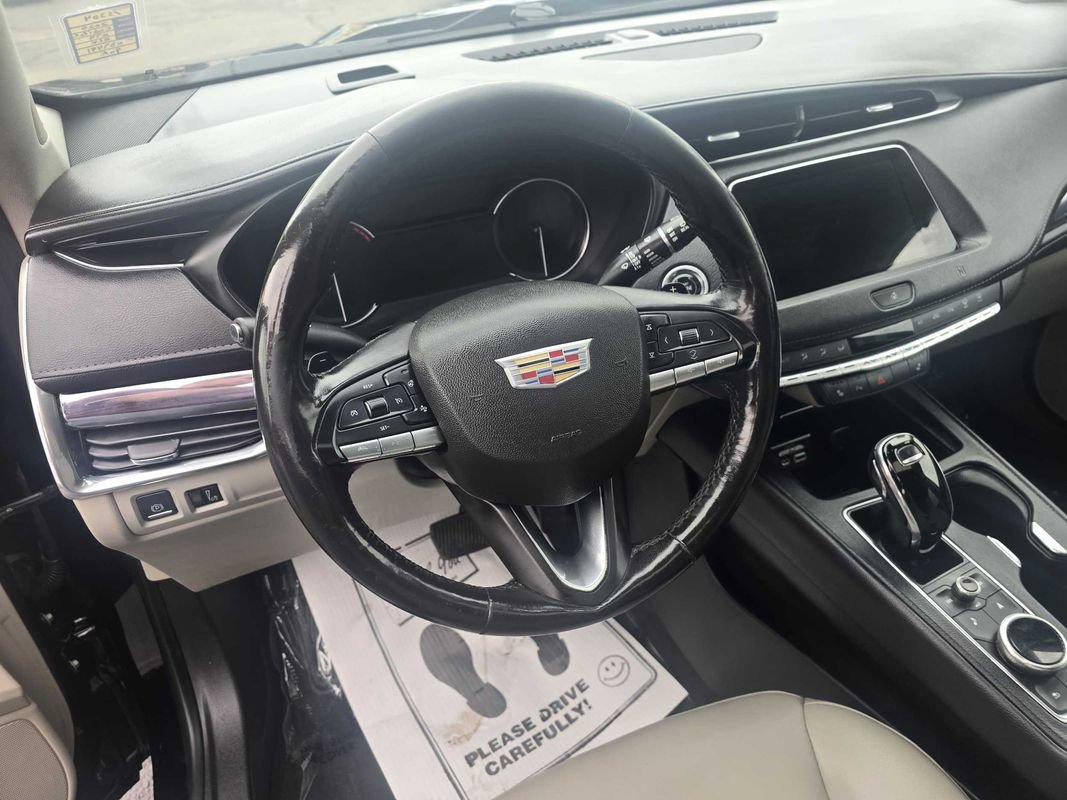 Used 2020 Cadillac XT4 Luxury w/ Cold Weather Package AWD/4WD image 33