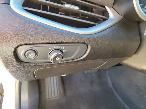 Certified 2024 Chevrolet Malibu LT image 24