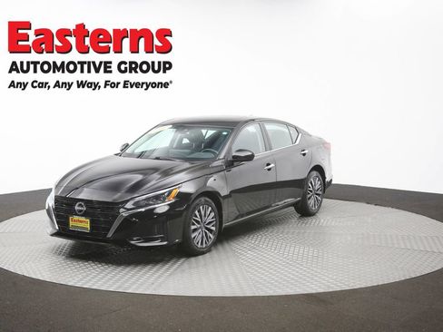 Used 2023 Nissan Altima 2.5 SV w/ SV Premium Package AWD/4WD image 56
