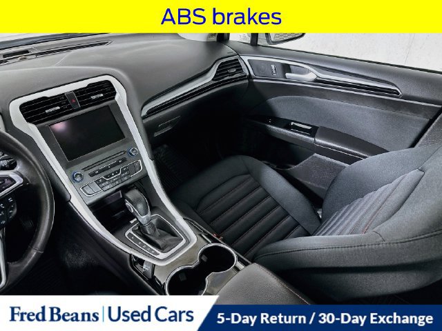 Used 2016 Ford Fusion SE FWD image 27