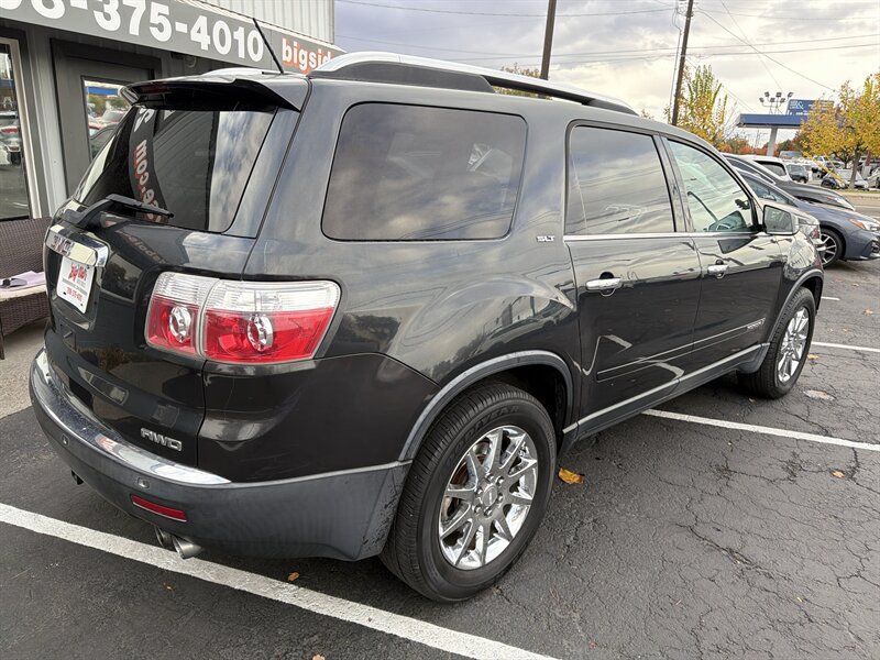 Used 2007 GMC Acadia SLT w/ Trailering Package AWD/4WD image 4