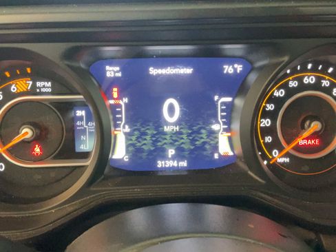 Used 2024 Jeep Wrangler Unlimited Rubicon AWD/4WD image 10