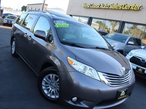 Used 2016 Toyota Sienna XLE FWD image 36