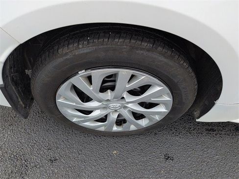 Certified 2025 Toyota Corolla LE image 9