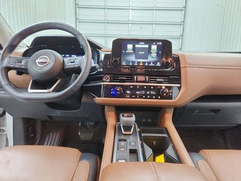 Used 2024 Nissan Pathfinder Platinum FWD image 30