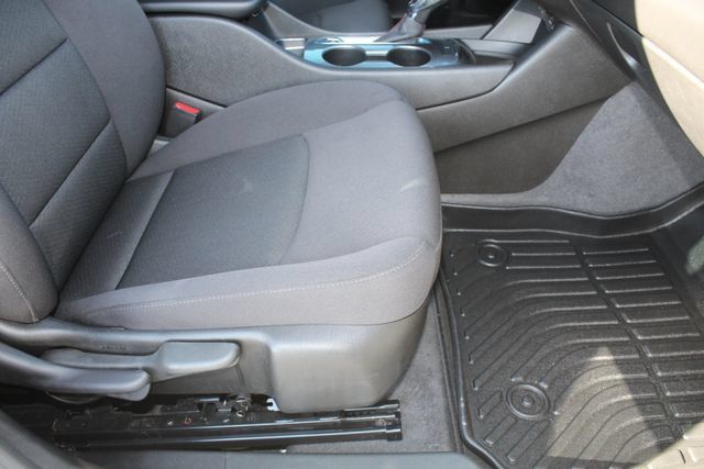 Used 2023 Chevrolet Malibu RS FWD image 13